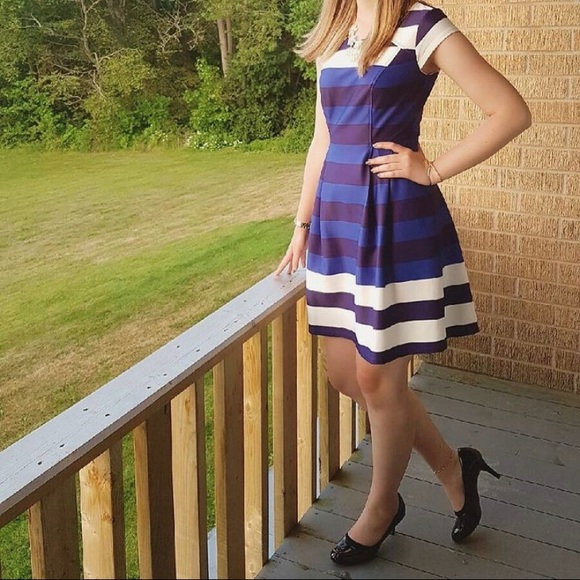 Fun Spring/Summer Dress - Picture 1 of 4